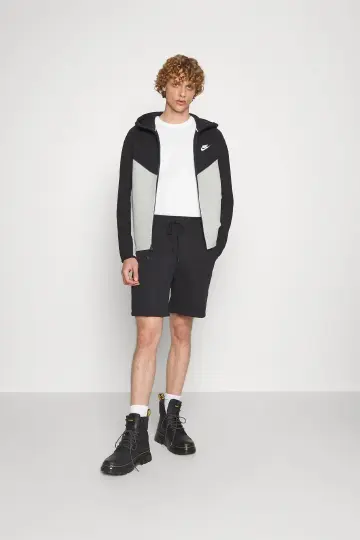 Yeni Tech Fleece Şort Siyah - 3